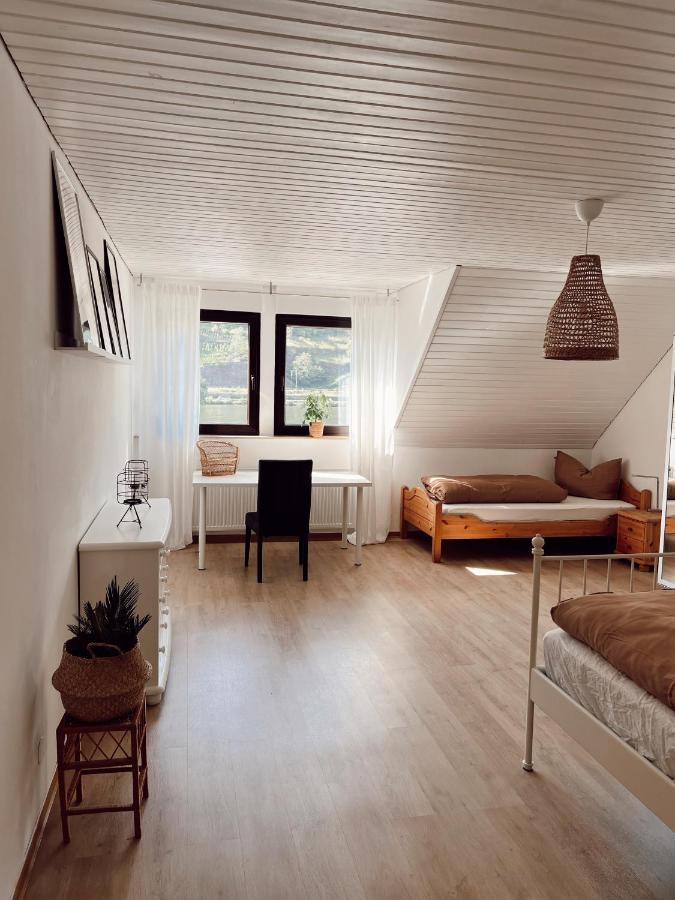 Ferienwohnung Moselflair Mit Direktem Blick Auf Die Mosel Und Weinberge Oberfell 외부 사진