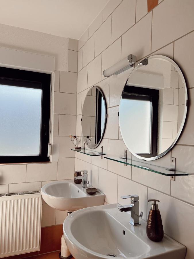 Ferienwohnung Moselflair Mit Direktem Blick Auf Die Mosel Und Weinberge Oberfell 외부 사진